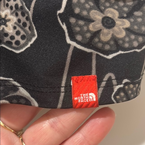 The North Face Black Floral Tank Top - Picture 3 of 6